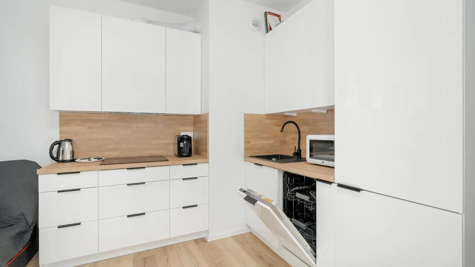 Spacious Apartments Niemena With Free Garage By Noclegi Renters Poznań