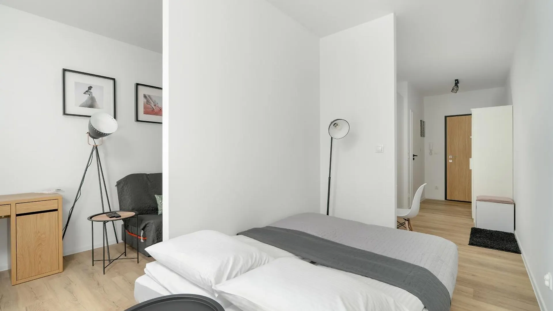 Spacious Apartments Niemena With Free Garage By Noclegi Renters Poznań Polen