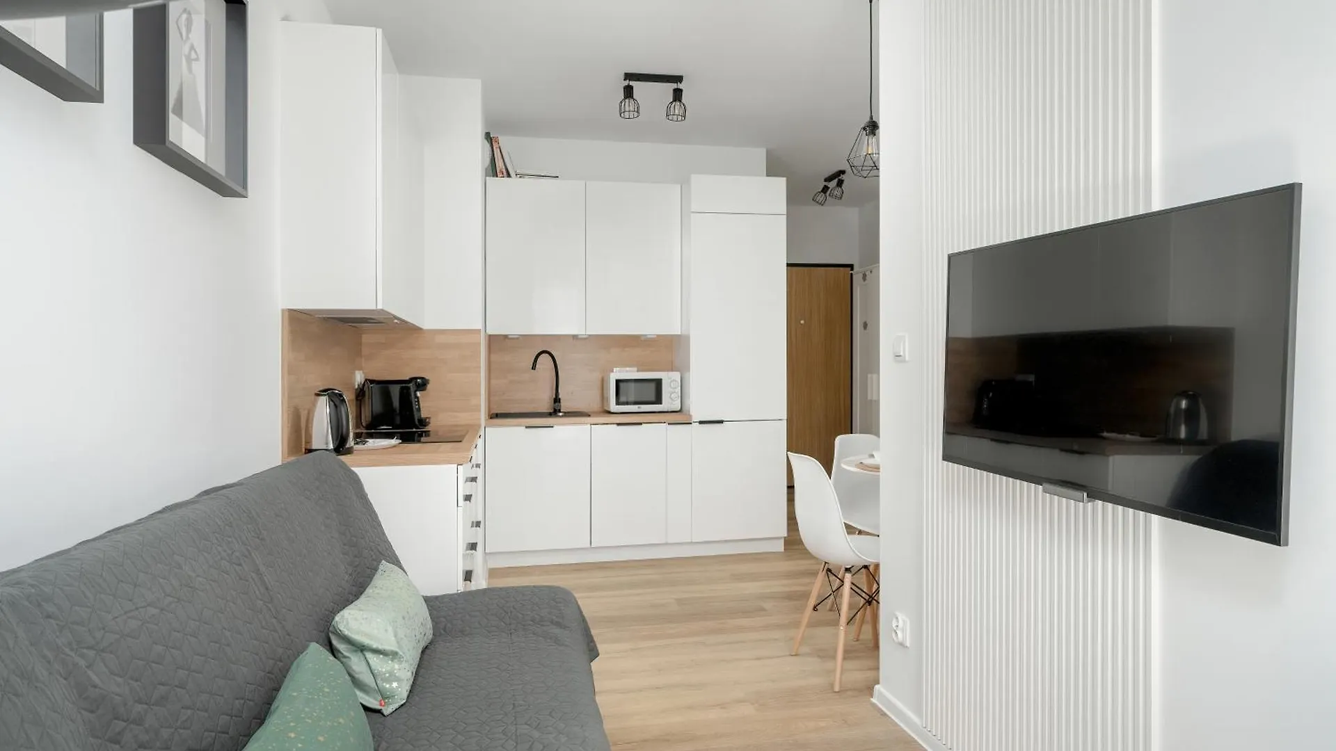 Spacious Apartments Niemena With Free Garage By Noclegi Renters Poznań