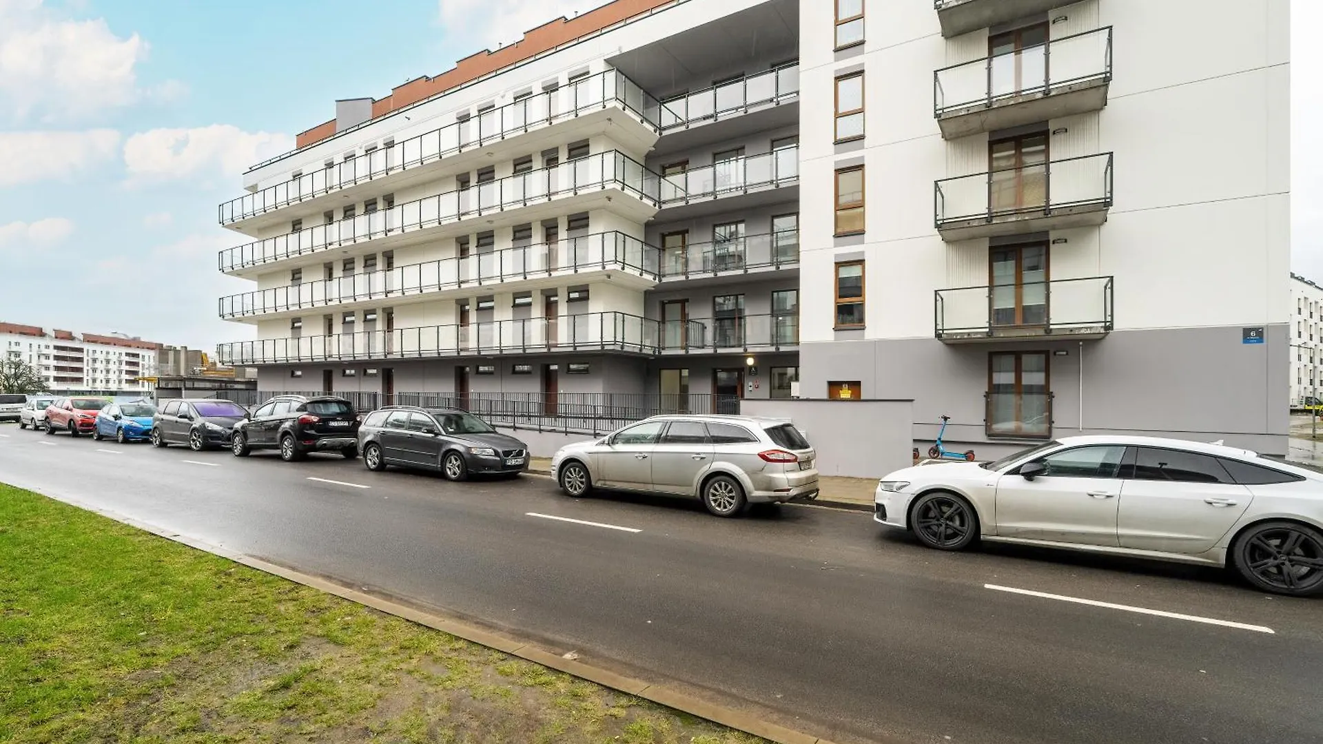 Spacious Apartments Niemena With Free Garage By Noclegi Renters Poznań