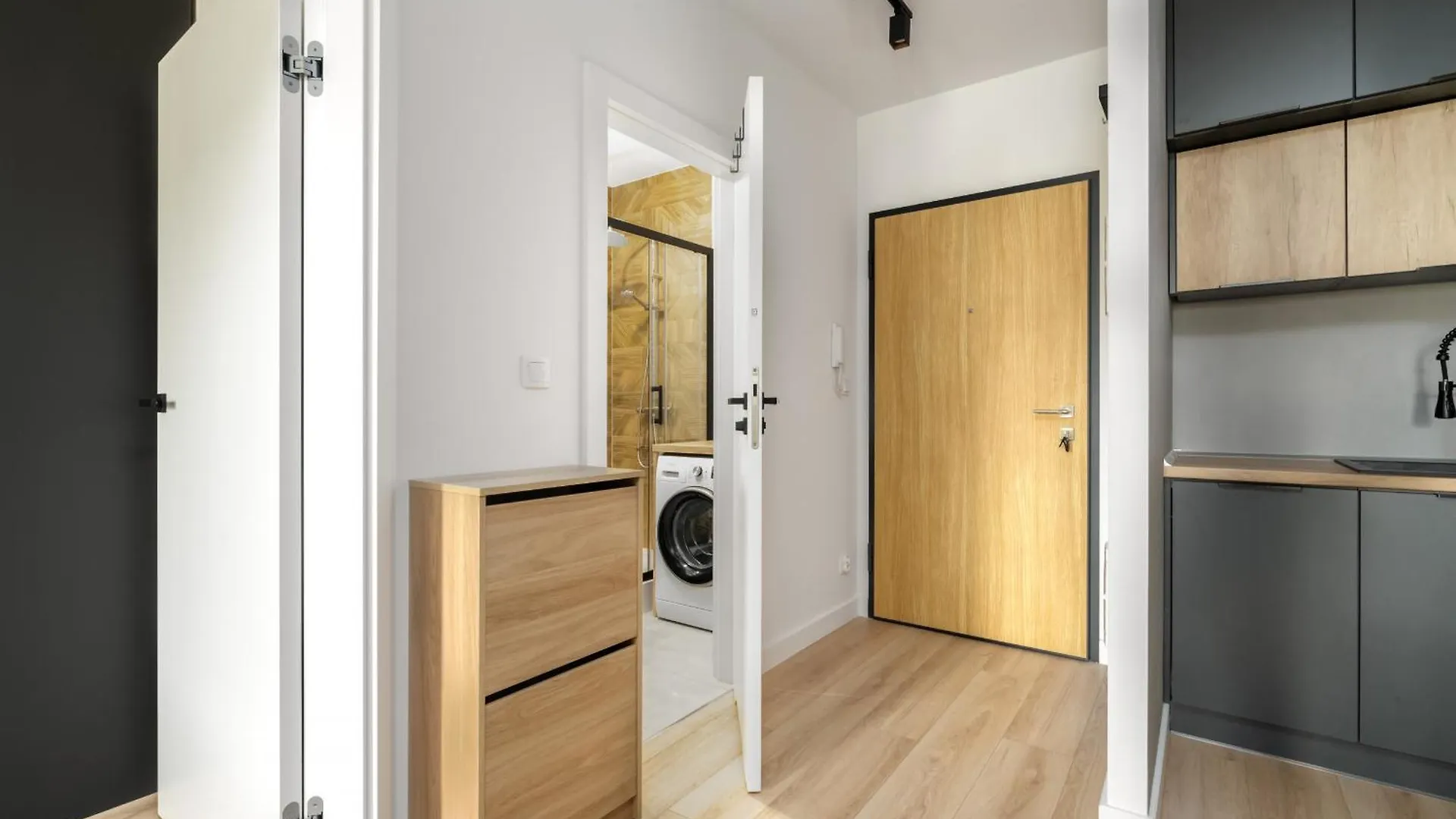 Spacious Apartments Niemena With Free Garage By Noclegi Renters Poznań
