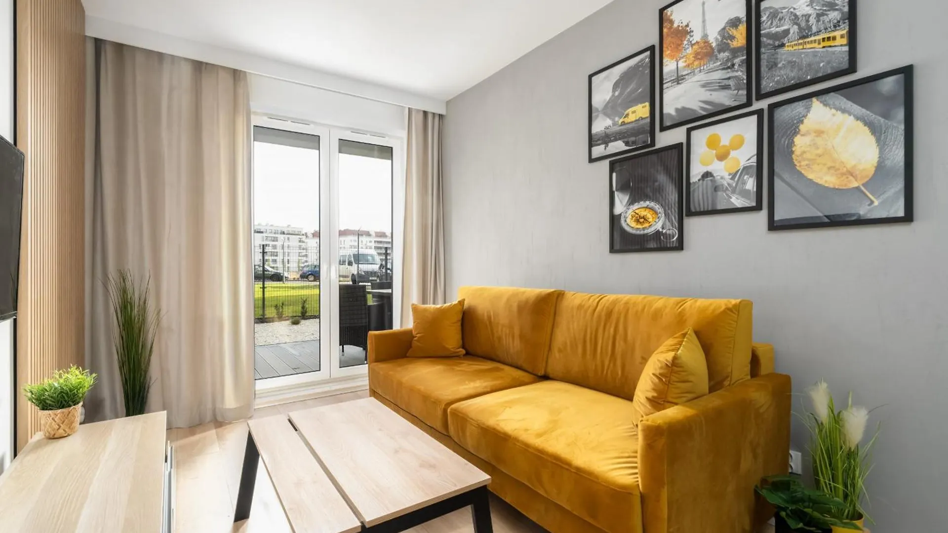 Spacious Apartments Niemena With Free Garage By Noclegi Renters Poznań